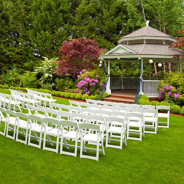 our wedding & event trailers come equipped with amenities such as air conditioning, heating, lighting, and premium restroom facilities